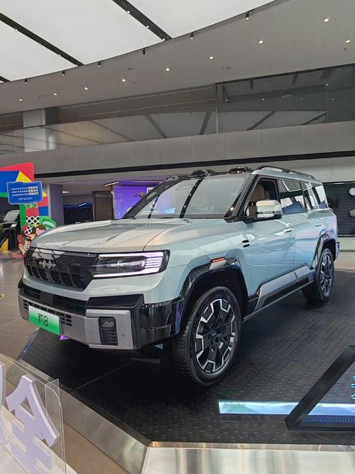 惠州177比亚迪方程豹硬派越野的爆款，英菲尼迪35周年与你共成长